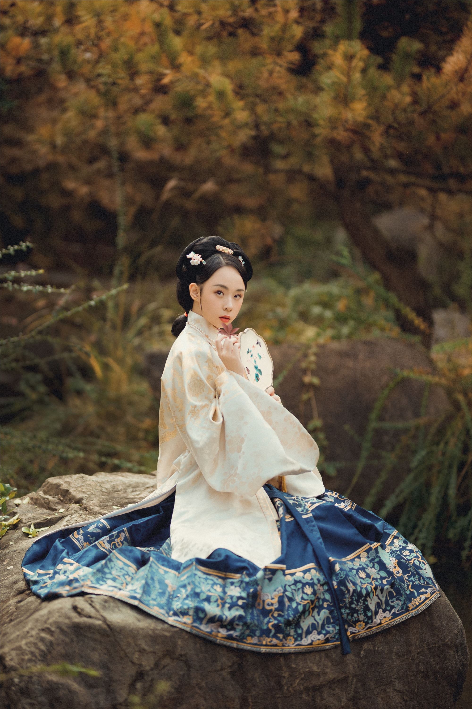 YITUYU艺图语 2021.09.03 寻枫 冯友薇